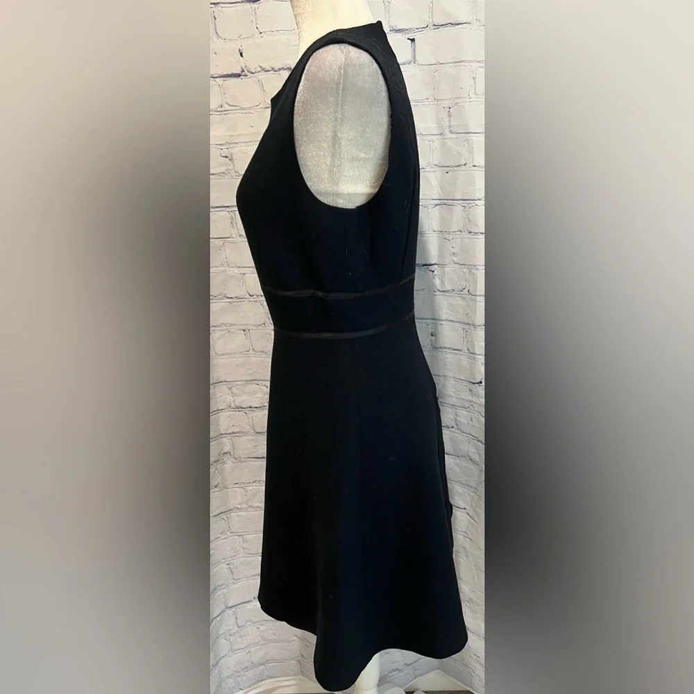 Tara Jarmon wool blend black Zip Back Sleeveless a line dress size 38/6 - Picture 3 of 8
